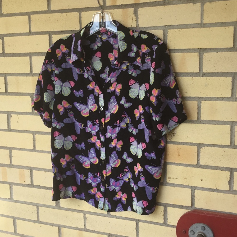 100% Silk Crepe de Chine Butterfly Print Boxy Fit Blouse.